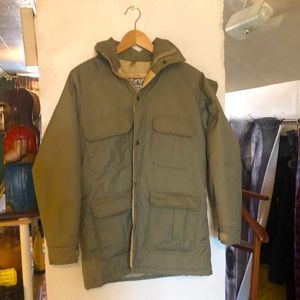 Barn coat; the Woolrich woman EUC vintage size Medium; hooded & extra pockets